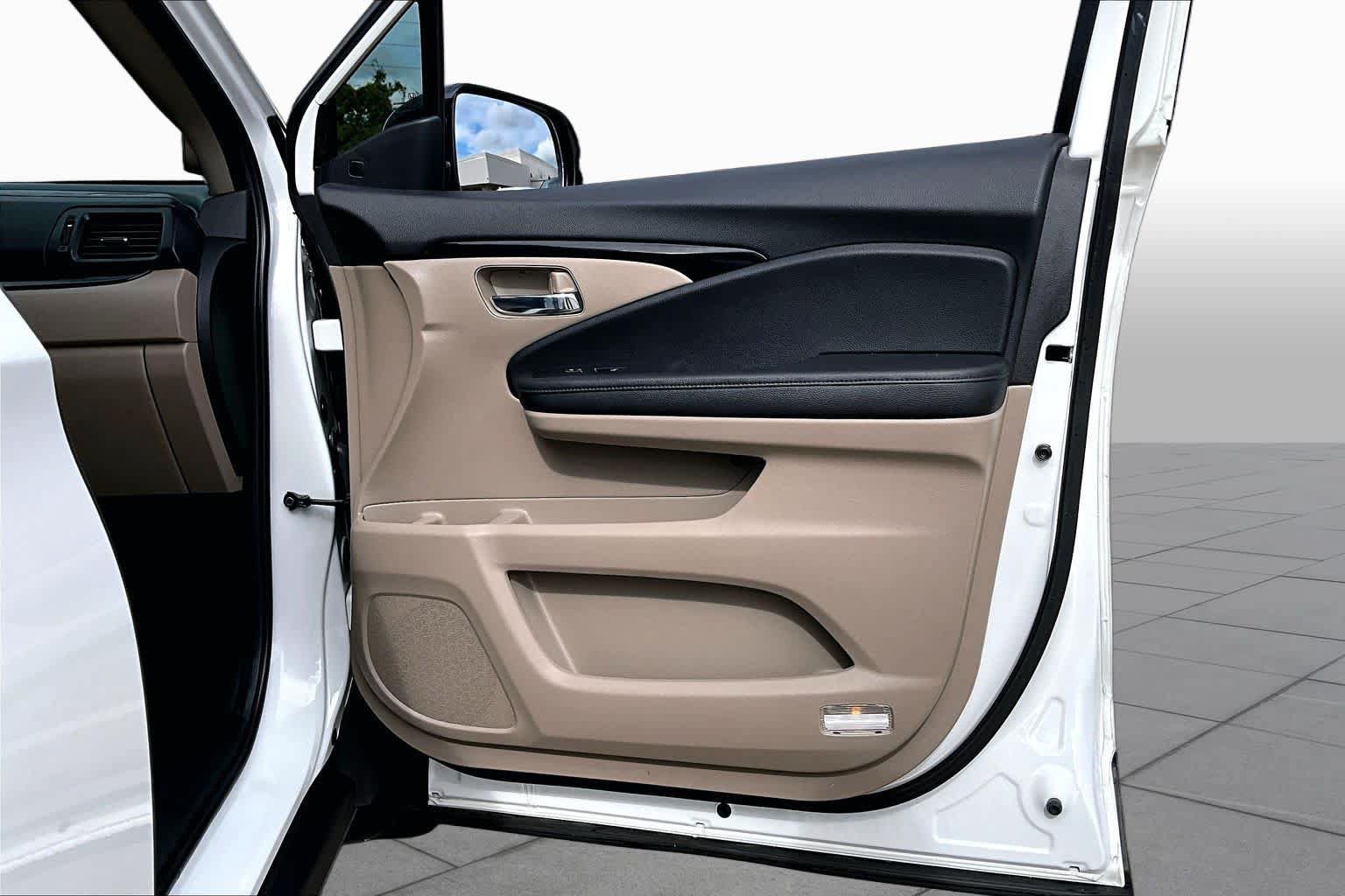 Used 2022 Honda Pilot Touring image 23