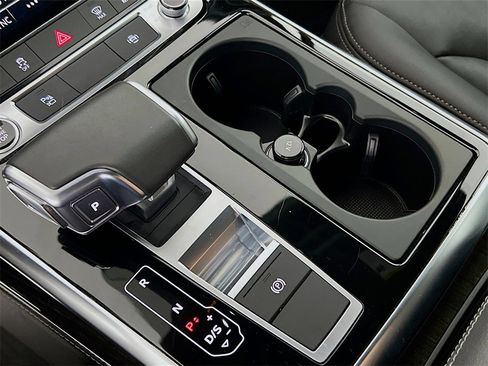 Used 2025 Audi Q7 3.0T Premium Plus image 19