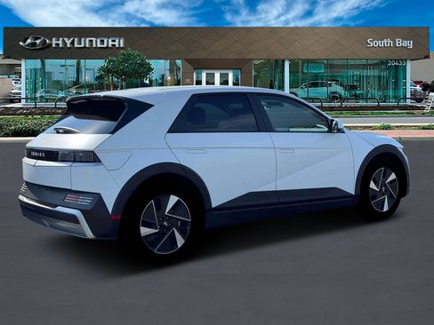 New 2026 Hyundai Ioniq 5 SEL RWD image 8