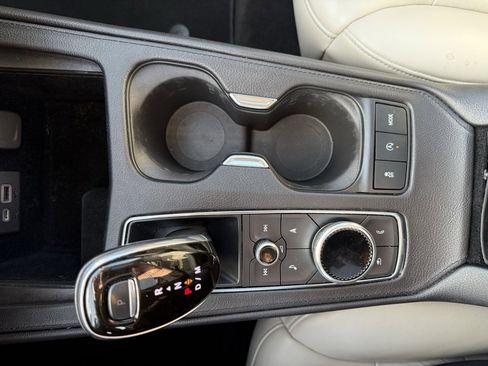 Used 2022 Cadillac XT4 Premium Luxury image 16