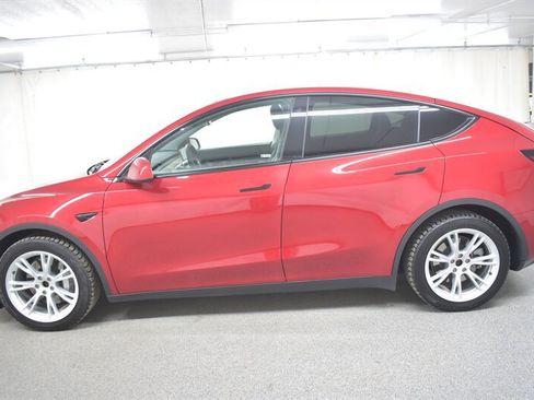 Used 2021 Tesla Model Y Long Range image 4