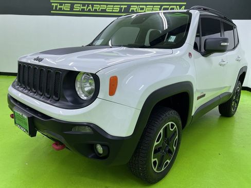 Used 2016 Jeep Renegade Trailhawk AWD/4WD image 4