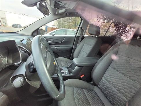 Used 2018 Chevrolet Equinox LT w/ Sun & Infotainment Package image 9