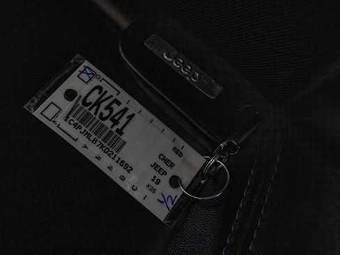 Used 2019 Jeep Cherokee Latitude Plus w/ Cold Weather Group image 48