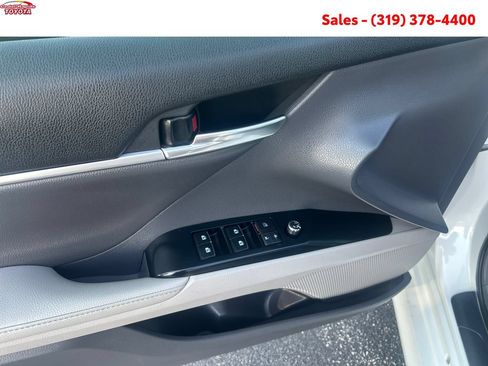 Certified 2020 Toyota Camry XLE FWD image 13