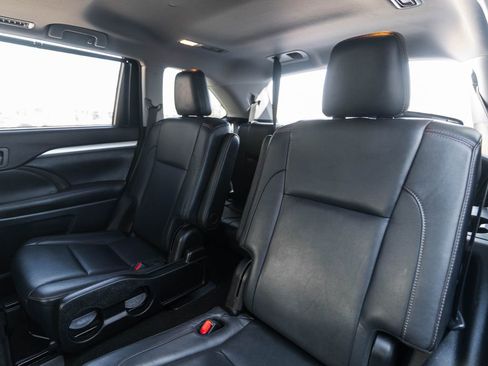 Used 2017 Toyota Highlander XLE image 31