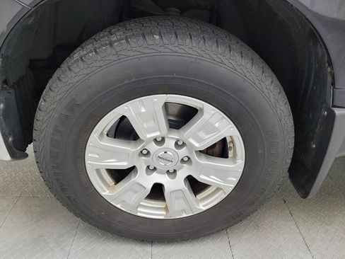 Used 2018 Nissan Titan SV w/ SV Convenience Package image 31