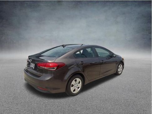 Used 2017 Kia Forte LX FWD image 6