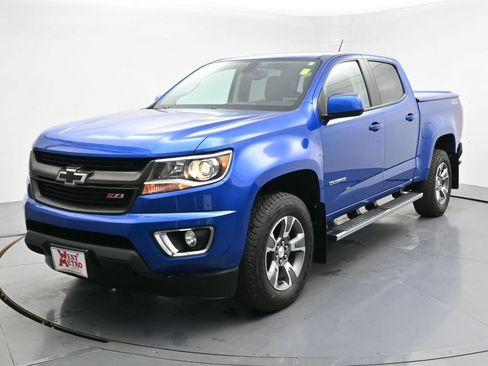Used 2018 Chevrolet Colorado Z71 AWD/4WD image 2