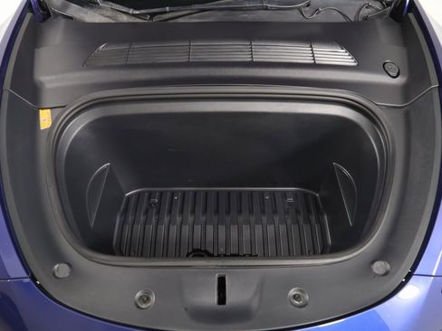 Used 2020 Tesla Model Y Long Range image 18