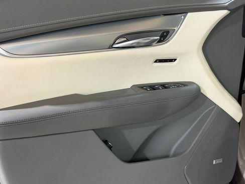 Certified 2022 Cadillac XT5 Premium Luxury image 12