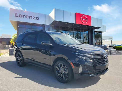 Used 2024 Chevrolet Equinox RS w/ RS Leather Package image 3