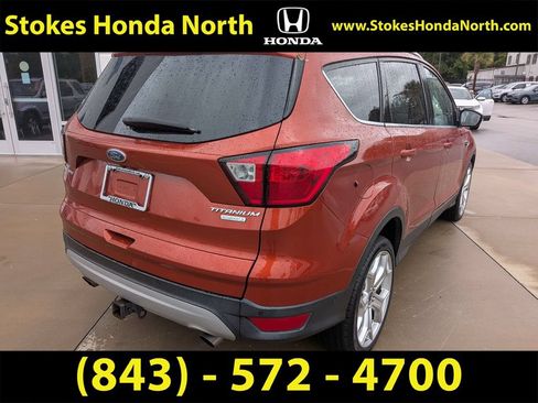 Used 2019 Ford Escape Titanium FWD image 3