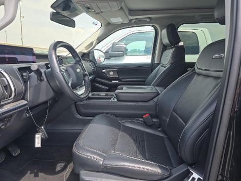 Used 2025 Ford Expedition Max Platinum AWD/4WD image 8