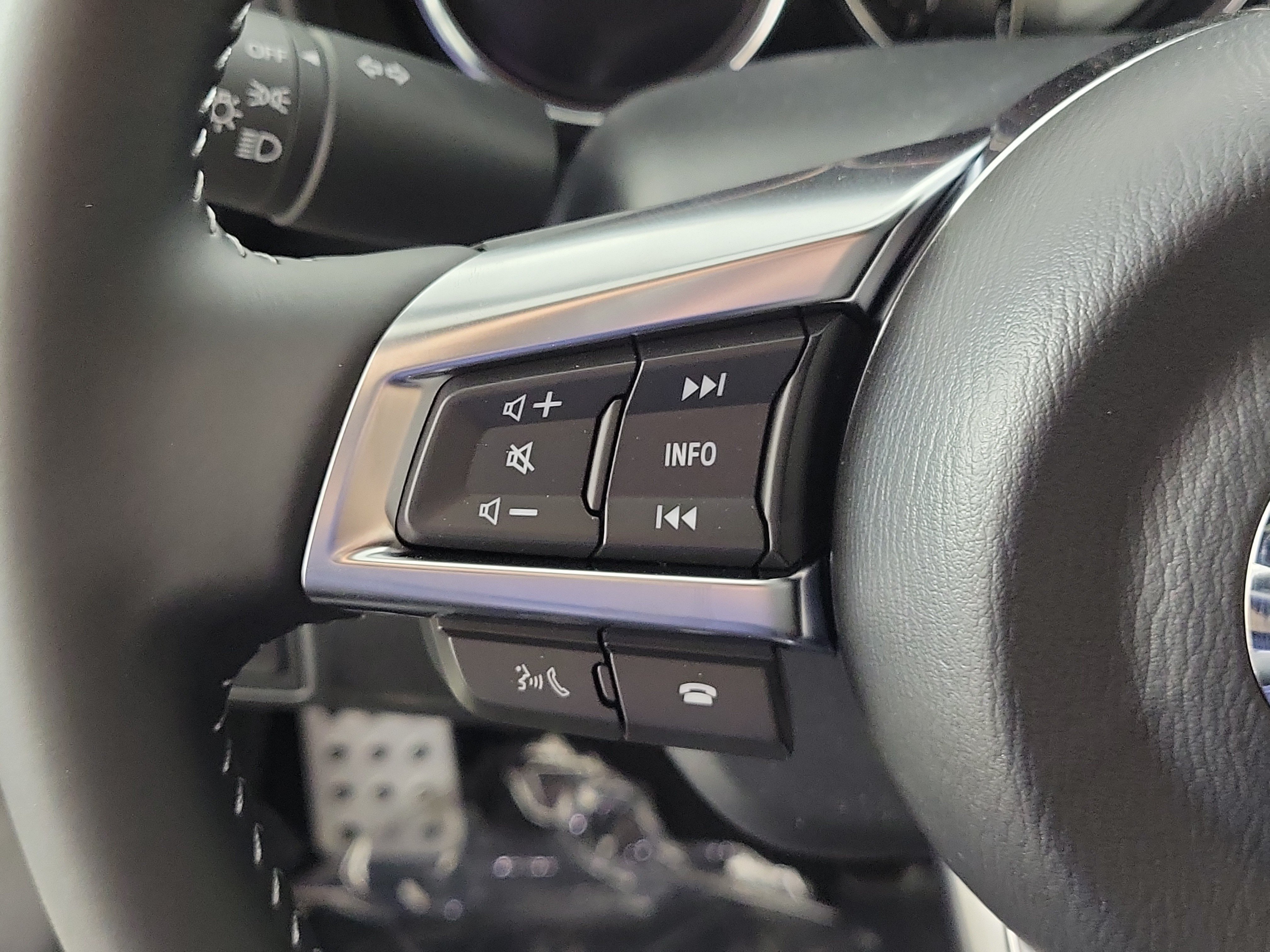 New 2026 MAZDA MX-5 Miata Club w/ Interior Package RWD image 15