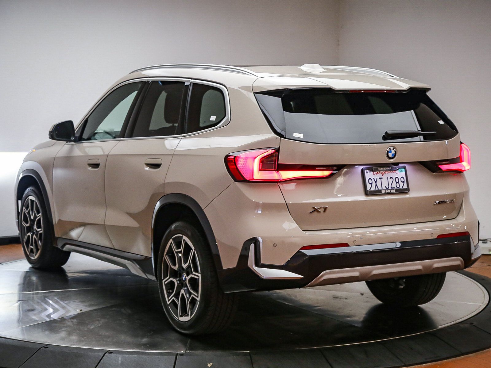 Used 2026 BMW X1 xDrive28i w/ Technology Package AWD/4WD image 5