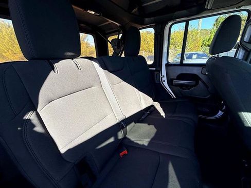 Used 2021 Jeep Wrangler Unlimited Sport image 27