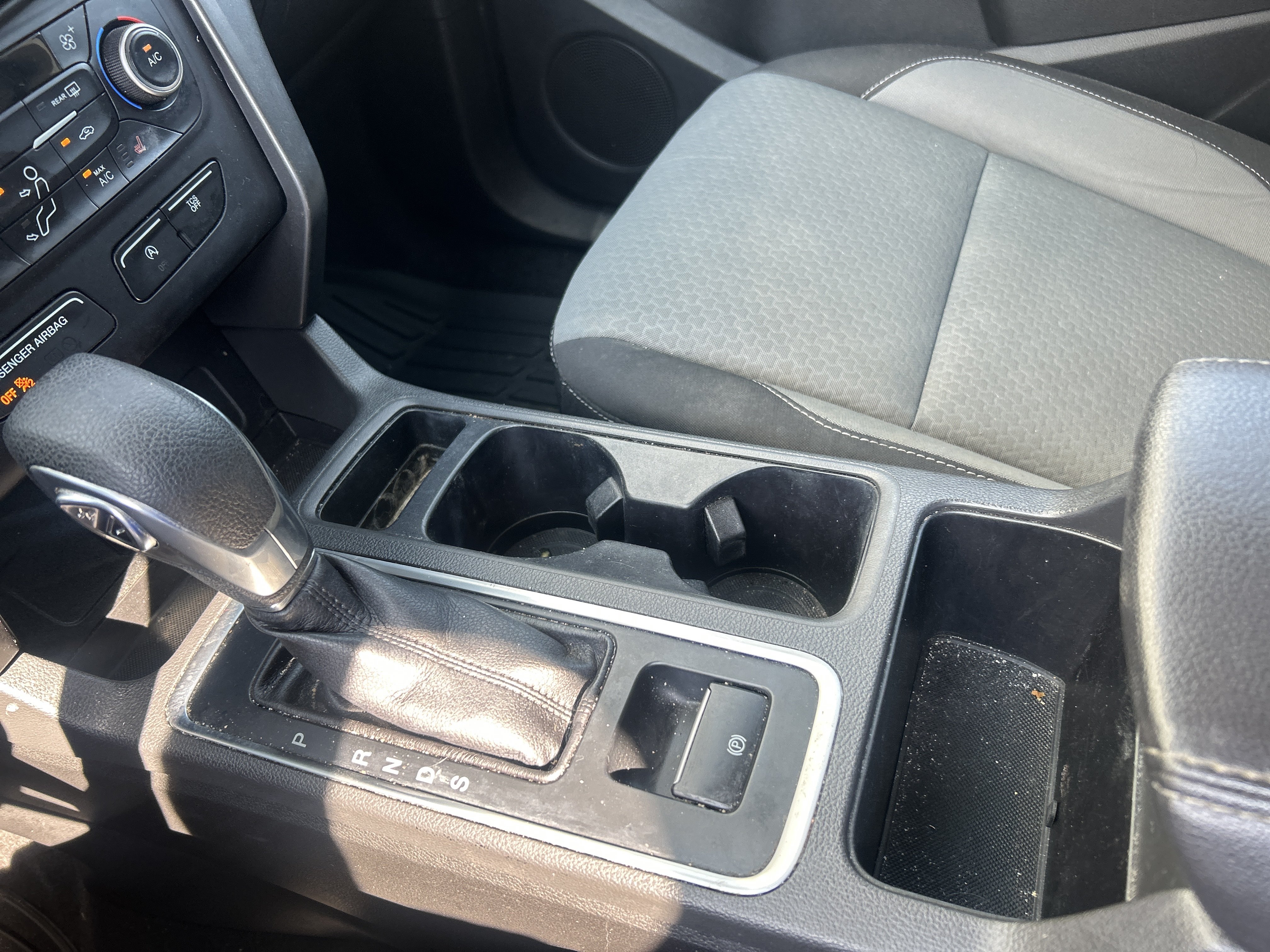 Used 2018 Ford Escape SE FWD image 22