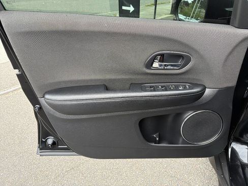 Used 2019 Honda HR-V EX image 38