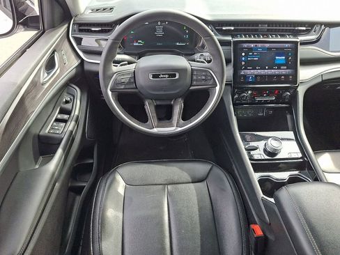 Used 2023 Jeep Grand Cherokee 4WD 4xe image 12