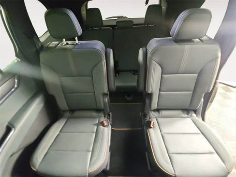 Used 2025 GMC Acadia AT4 image 13