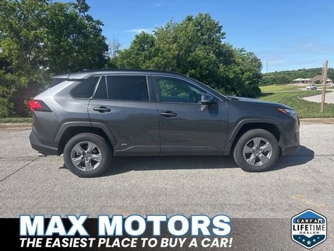 Used 2023 Toyota RAV4 XLE AWD/4WD image 3