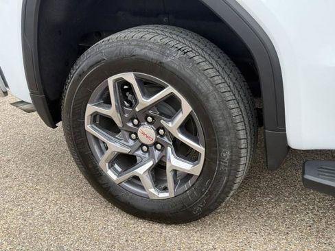 New 2026 GMC Sierra 1500 SLT image 13