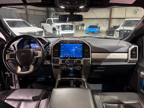 Used 2022 Ford F250 Lariat w/ Lariat Ultimate Package AWD/4WD image 28