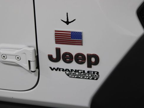Used 2021 Jeep Wrangler Unlimited Sport AWD/4WD image 13