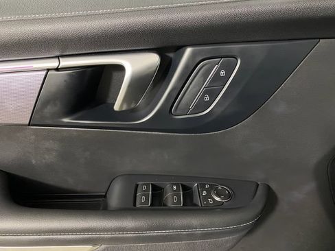 Certified 2025 Buick Enclave Sport Touring AWD/4WD image 13