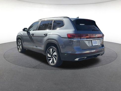 Used 2024 Volkswagen Atlas SE image 3