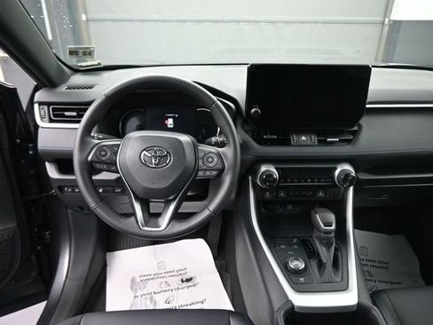 Used 2025 Toyota RAV4 XSE w/ Weather Package AWD/4WD image 22