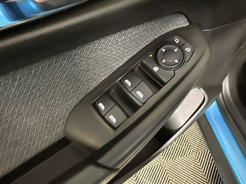 Used 2025 Chevrolet TrailBlazer LT FWD image 11