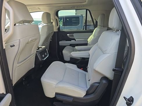 Certified 2025 Ford Expedition Max Platinum w/ Driver's Package AWD/4WD image 19