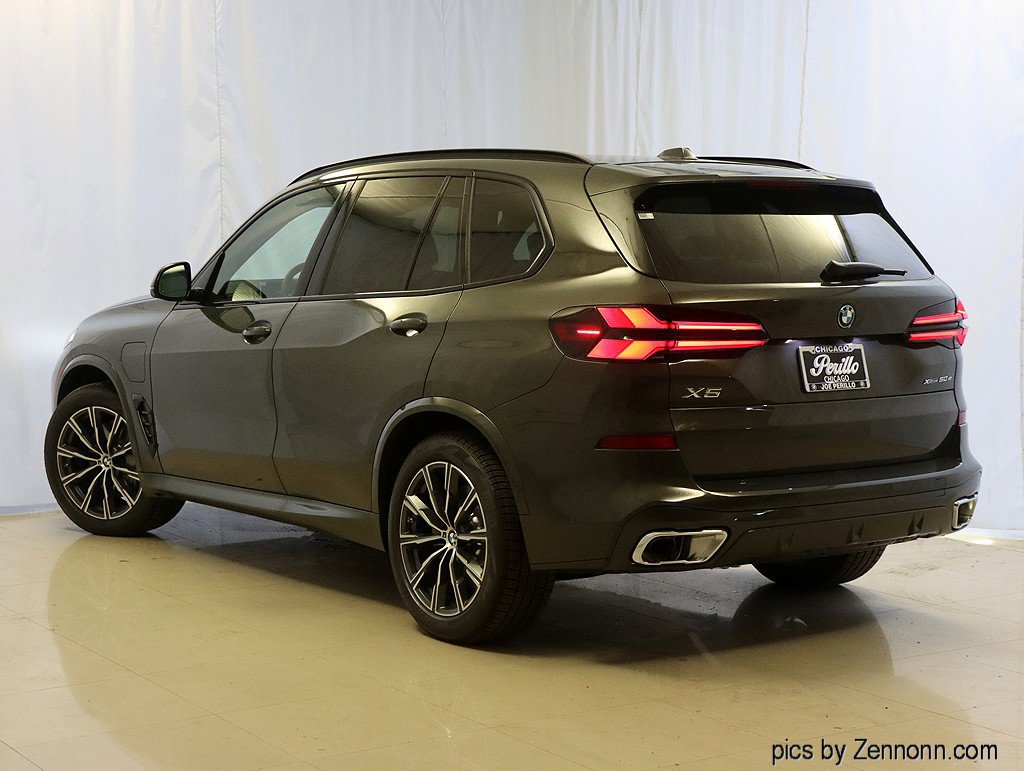 Used 2026 BMW X5 xDrive50e w/ M Sport Package AWD/4WD image 3