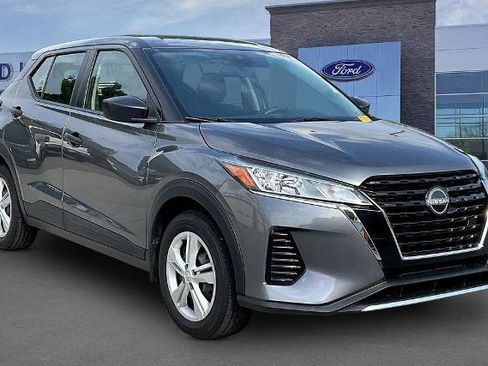 Used 2024 Nissan Kicks S FWD image 1