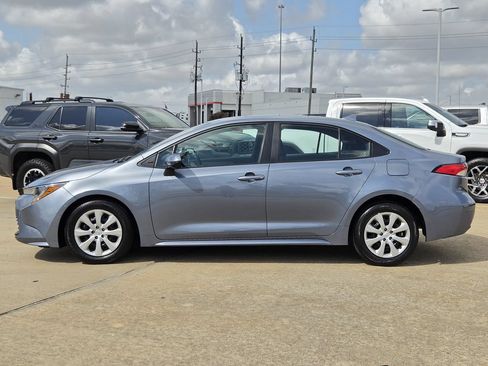Used 2025 Toyota Corolla LE FWD image 6