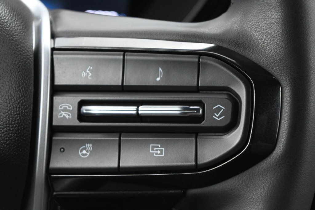 Used 2023 Chevrolet Colorado ZR2 w/ ZR2 Convenience Package III AWD/4WD image 8