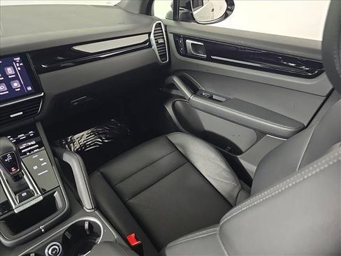 Certified 2023 Porsche Cayenne image 23