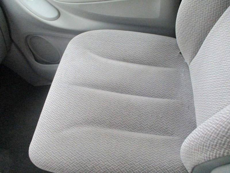 Used 2007 Chrysler Town & Country Touring FWD image 12