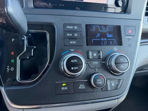 Used 2016 Toyota Sienna XLE Premium AWD/4WD image 17