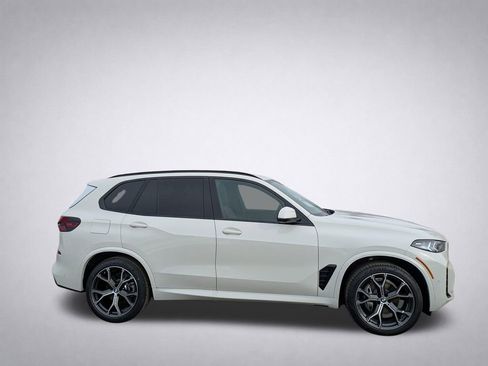 New 2026 BMW X5 xDrive40i w/ M Sport Package image 3