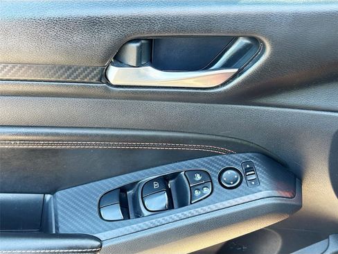 Used 2019 Nissan Altima 2.5 SR w/ SR Premium Package image 17