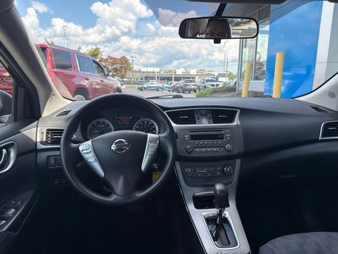 Used 2013 Nissan Sentra SV FWD image 2