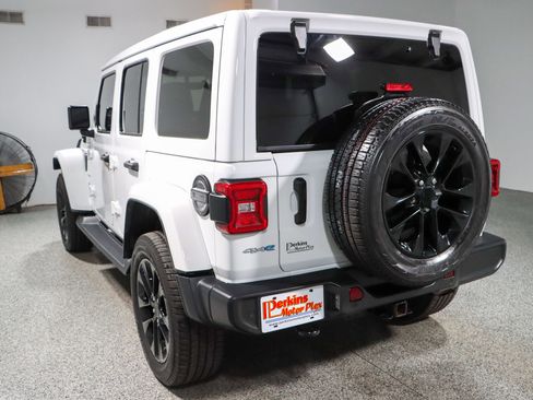 Used 2021 Jeep Wrangler Unlimited Sahara w/ Cold Weather Group image 9