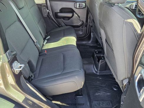 Used 2019 Jeep Wrangler Unlimited Sport S image 36