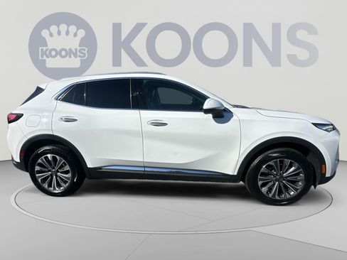 Used 2024 Buick Envision Preferred AWD/4WD image 17