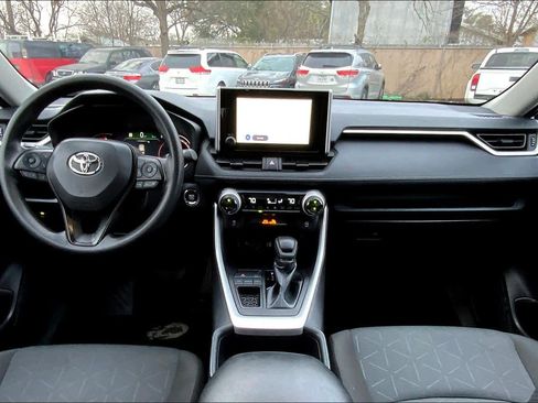 Used 2025 Toyota RAV4 XLE image 15