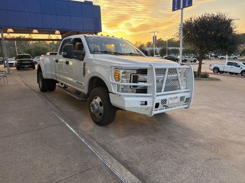 Used 2017 Ford F350 XLT w/ XLT Value Package image 2