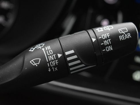 Used 2023 Buick Envision Essence w/ Technology Package I image 24